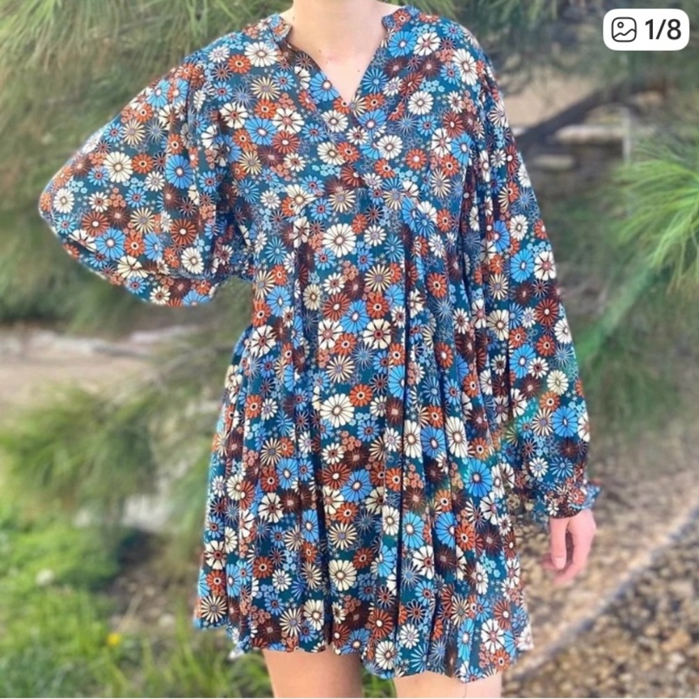 Umgee Floral V-Neck Mini Dress in Blue, Brown & White
